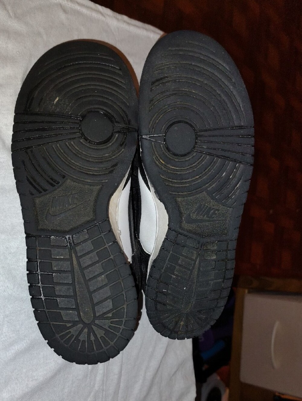 Nike Black and White Low-Top Sneakers with Swoosh - Picture 6 of 7